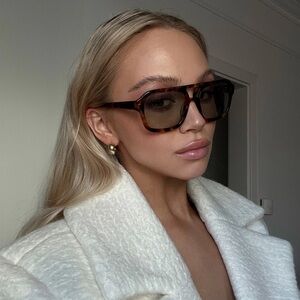 Vehla Dixie Sunglasses in Tort / Sage